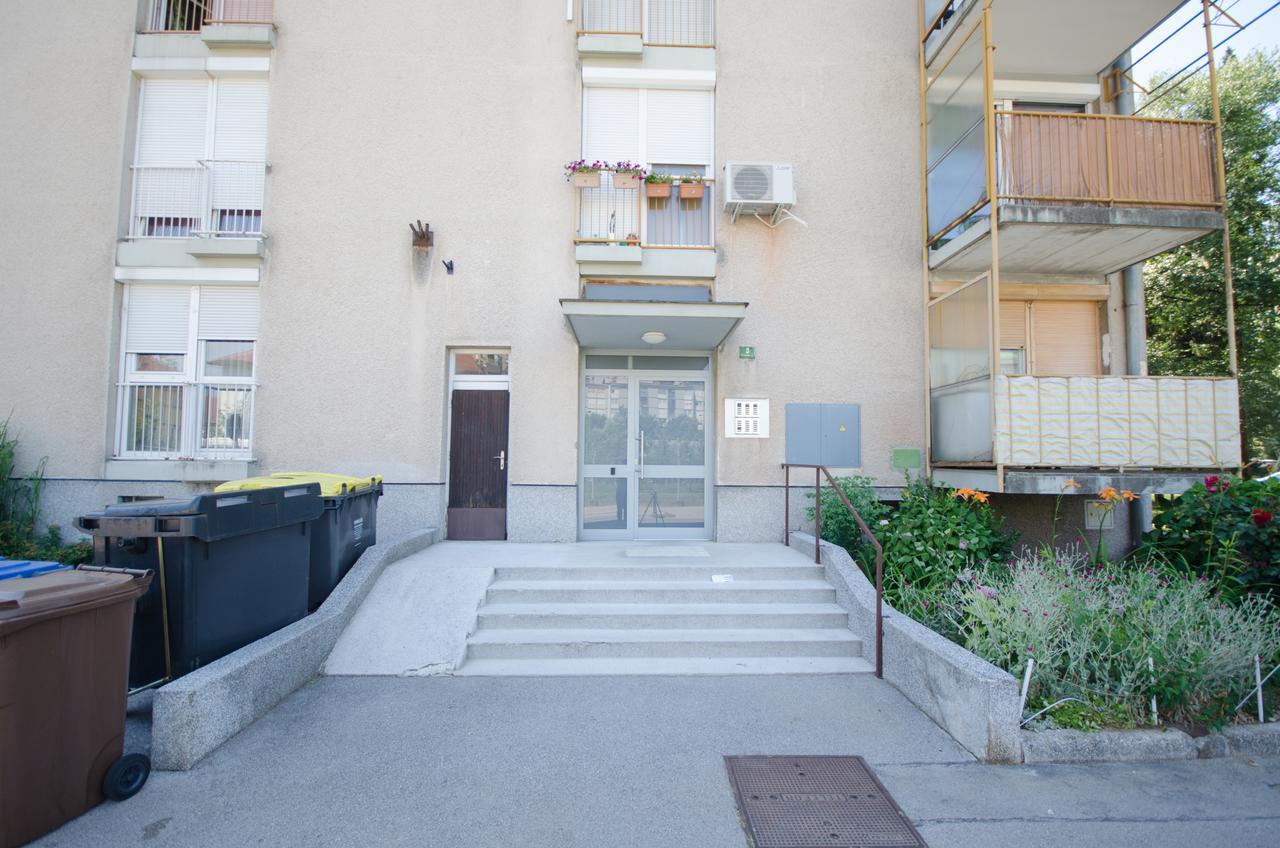 Apartment Near The Train Station Ljubljana Exterior foto