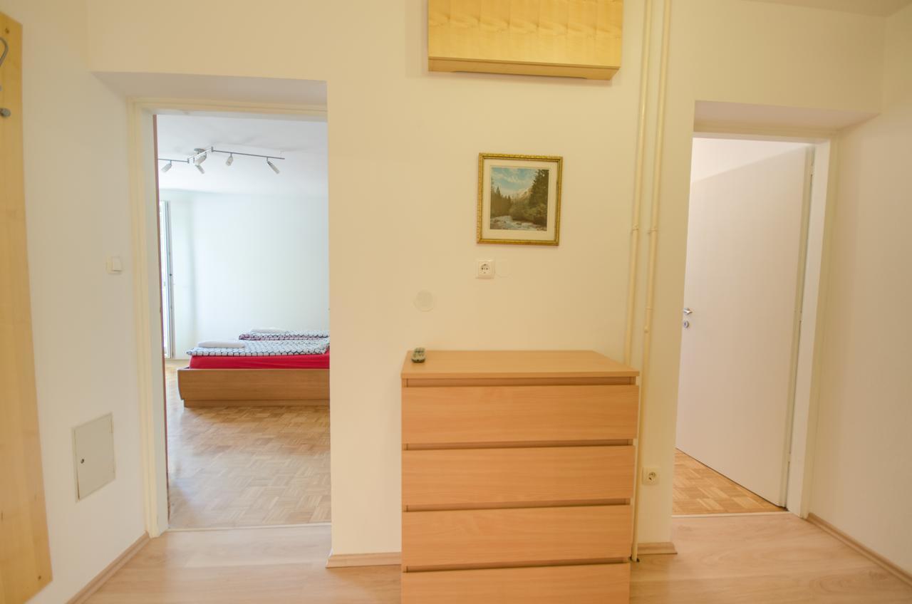 Apartment Near The Train Station Ljubljana Exterior foto