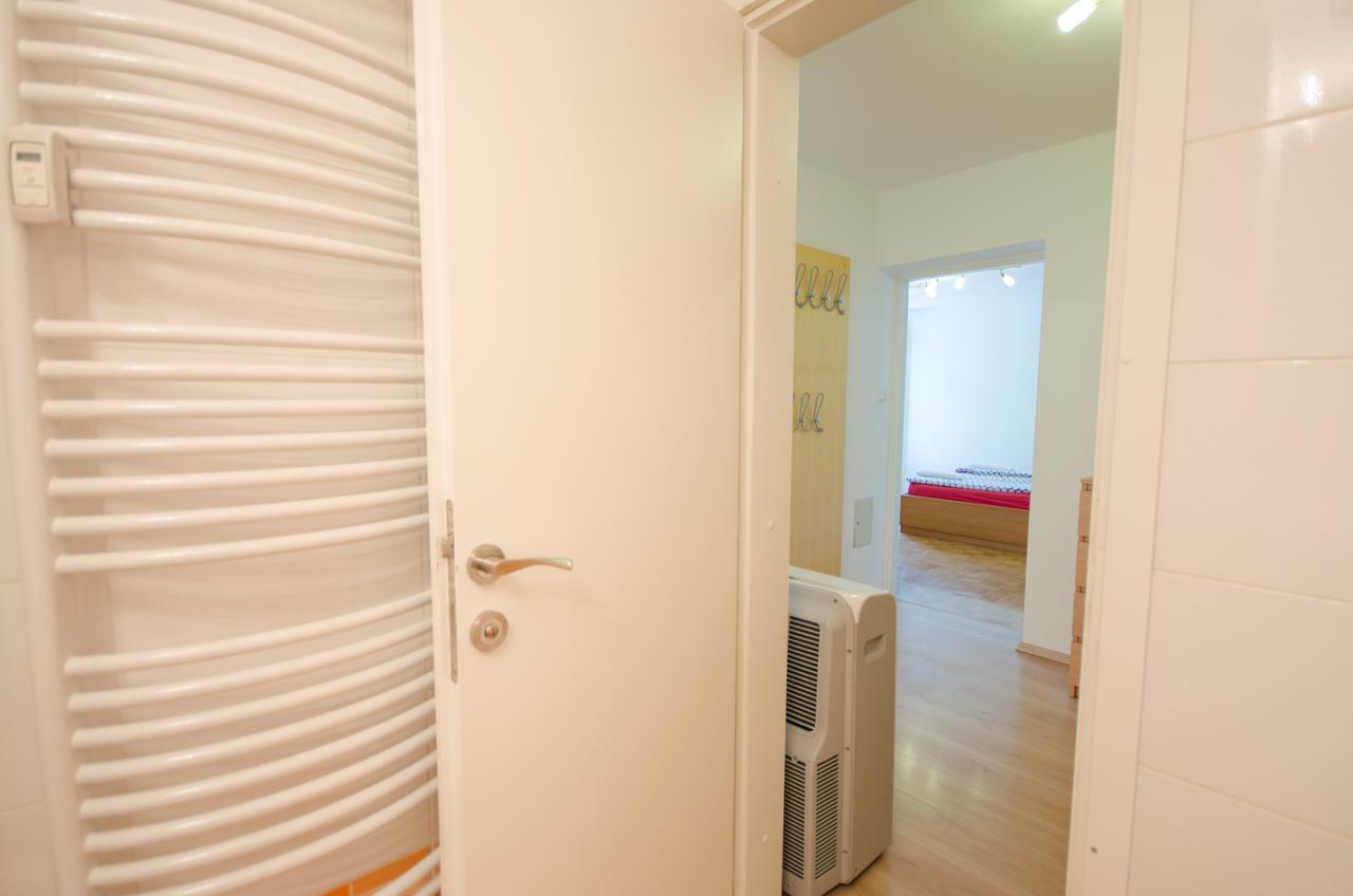 Apartment Near The Train Station Ljubljana Exterior foto