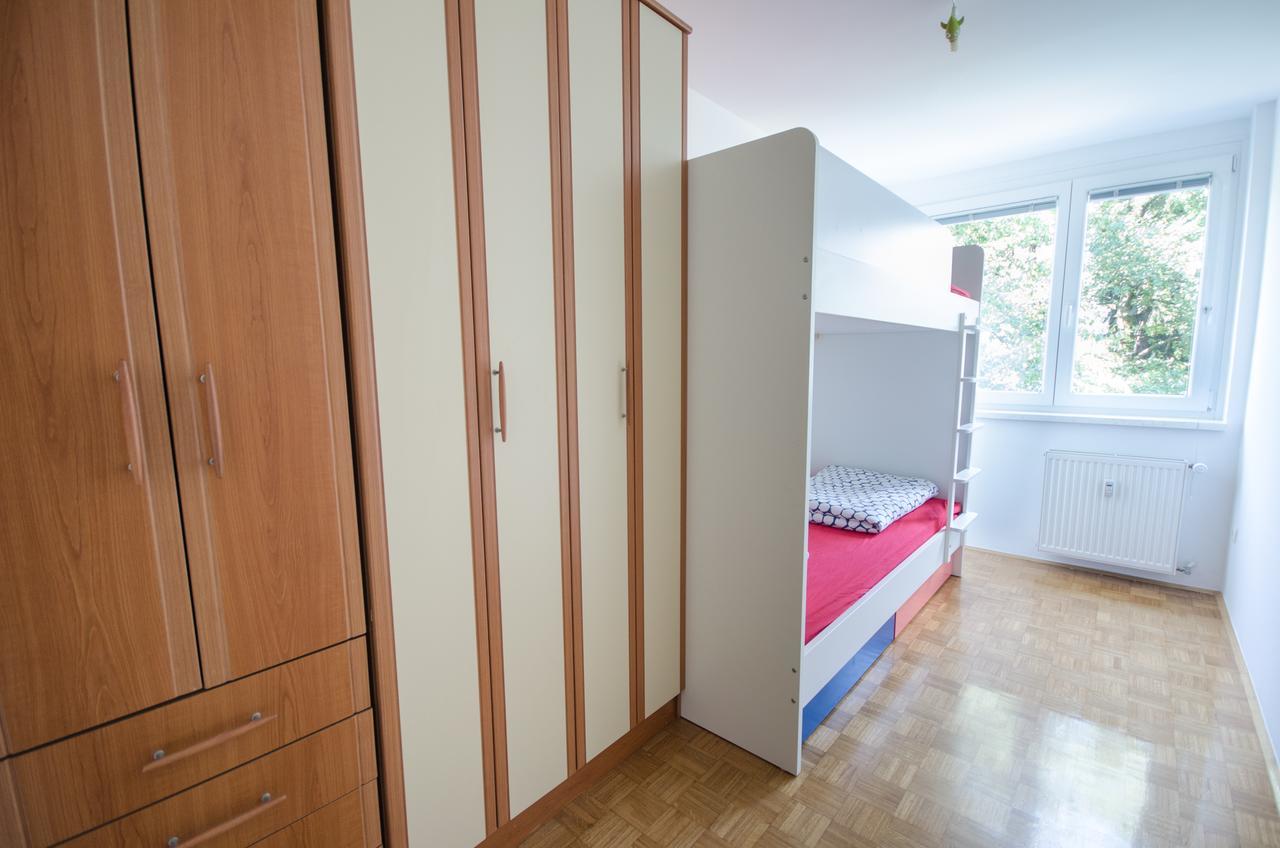 Apartment Near The Train Station Ljubljana Exterior foto