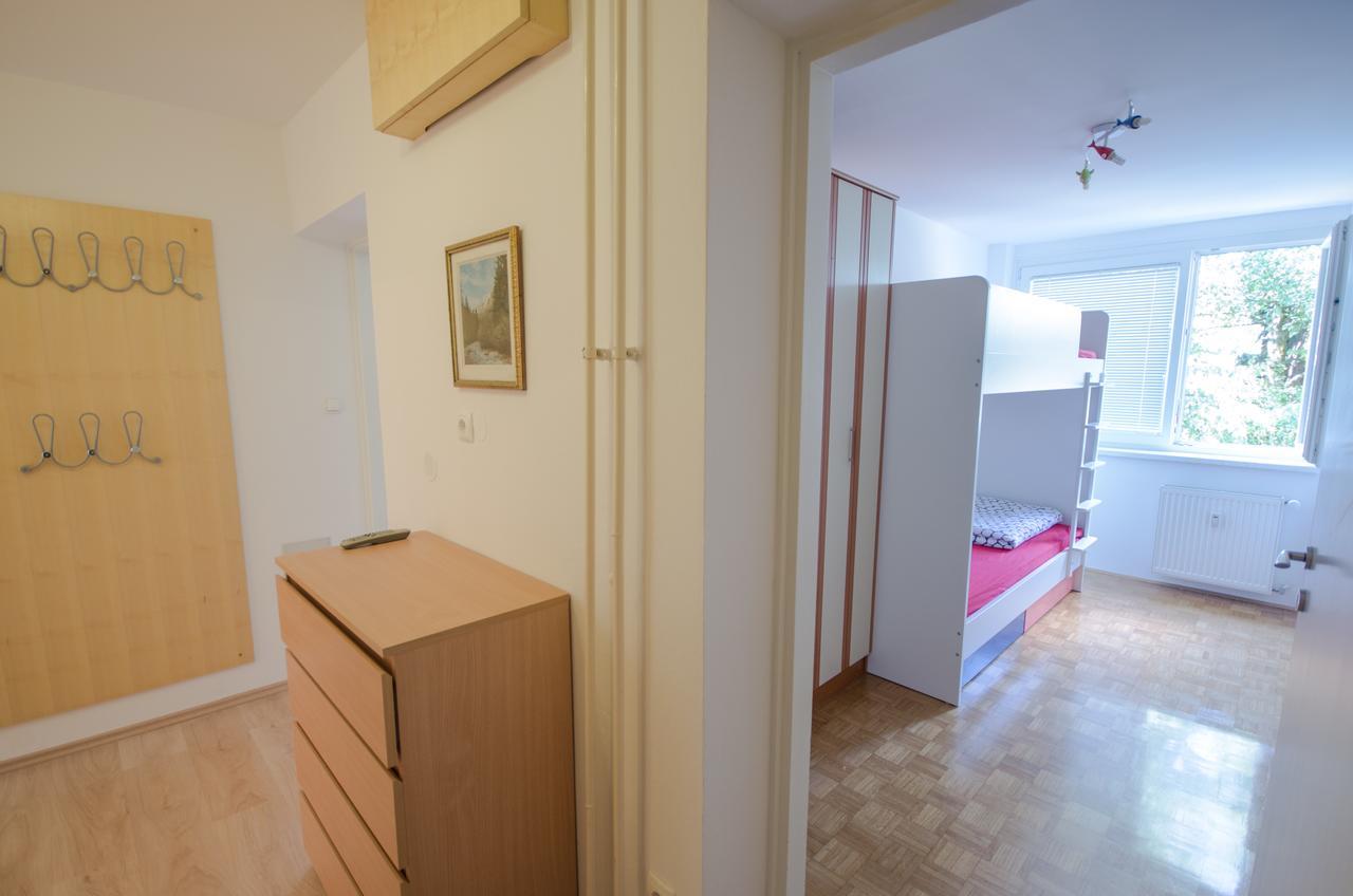 Apartment Near The Train Station Ljubljana Exterior foto