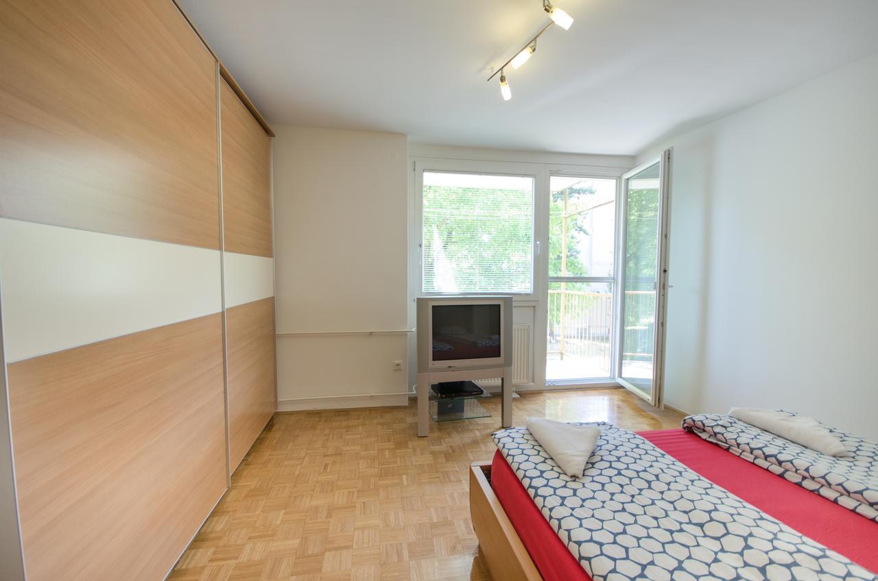 Apartment Near The Train Station Ljubljana Exterior foto