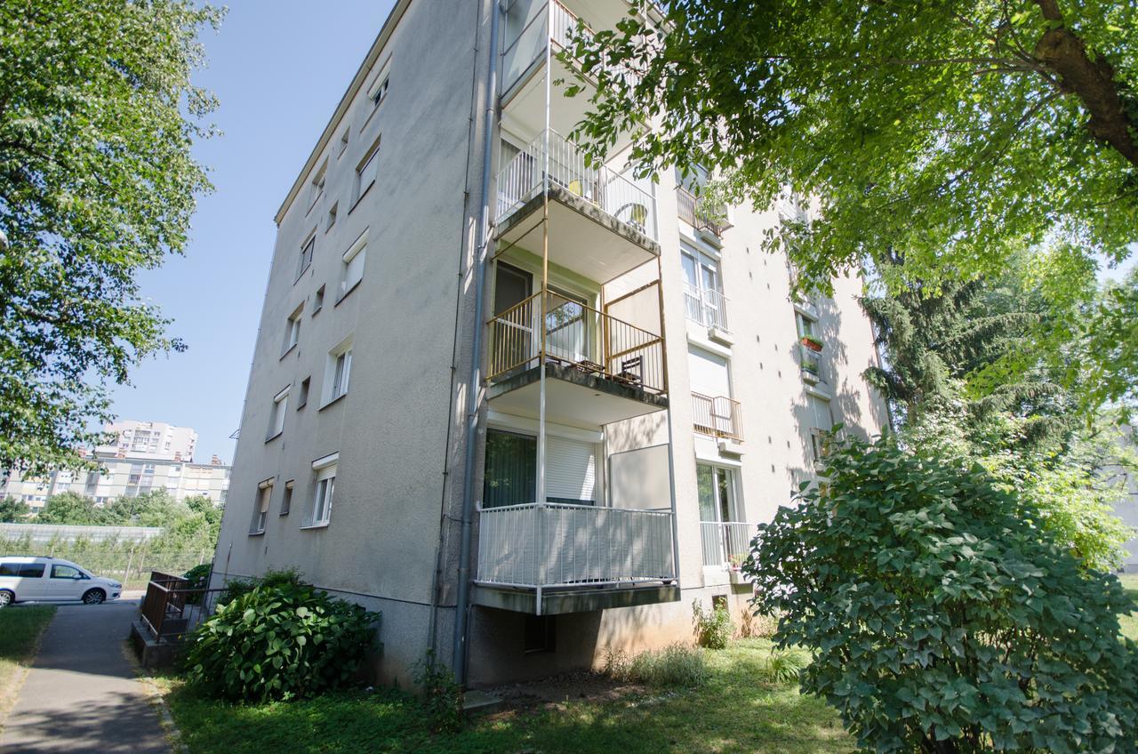 Apartment Near The Train Station Ljubljana Exterior foto